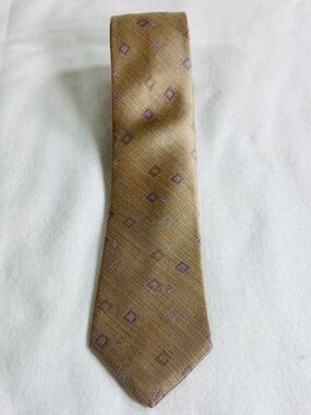BONJOUR Men's Tie Vintage Narrow 100% Silk Made in USA Champaign/Gold Geometric